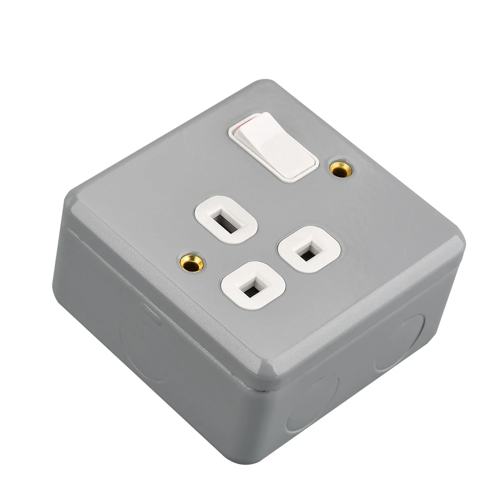 

Metal cald uk 13A single switched socket PC insert