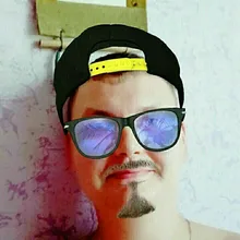 A***v