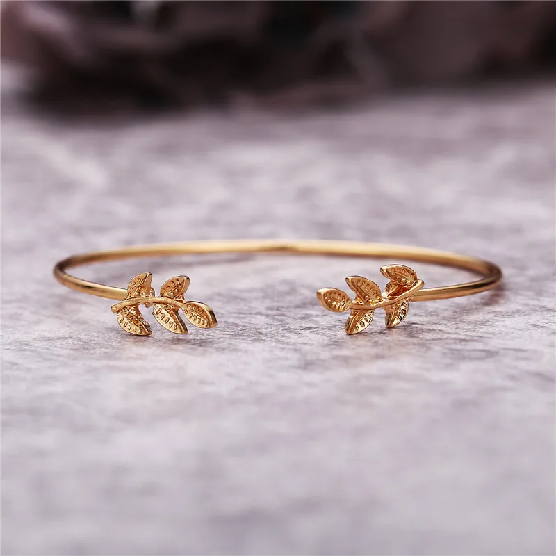 

2019 European and American fashion jewelry, stylish personality, leaf opening bracelet, four-piece suit