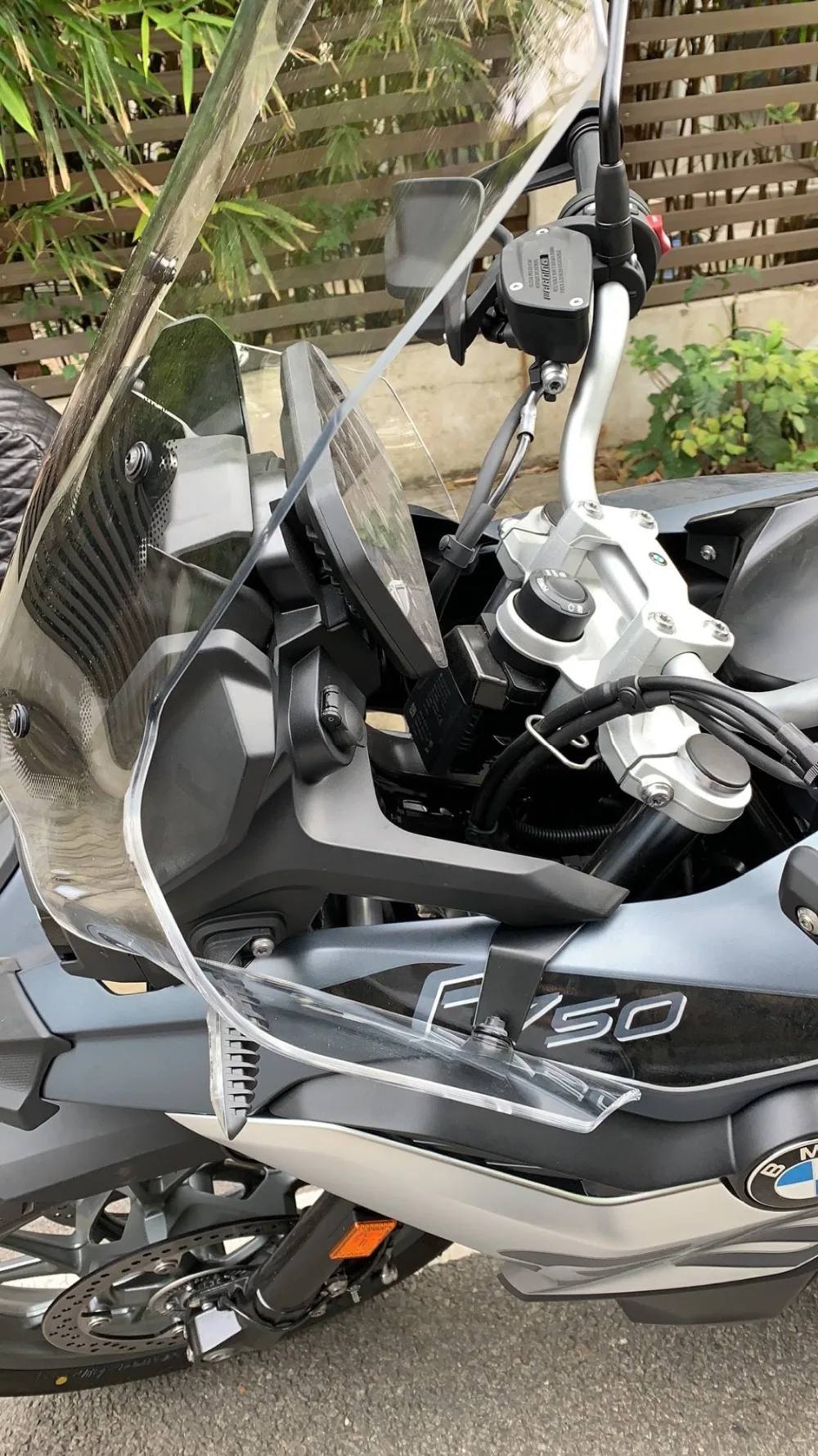 windscreen F750gs 3