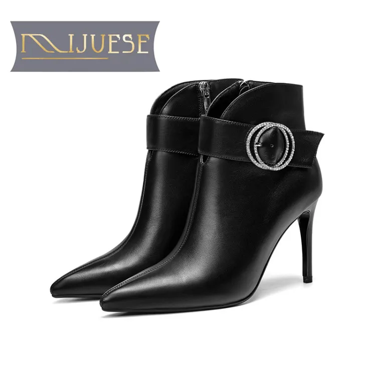 

MLJUESE 2019 women ankle boots cow leather buckle strap winter short plush pointed toe boots thin heel high heels women boots