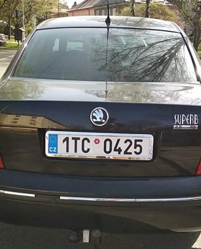 UTB8vaJUxSnEXKJk43Ubq6zLppXaa