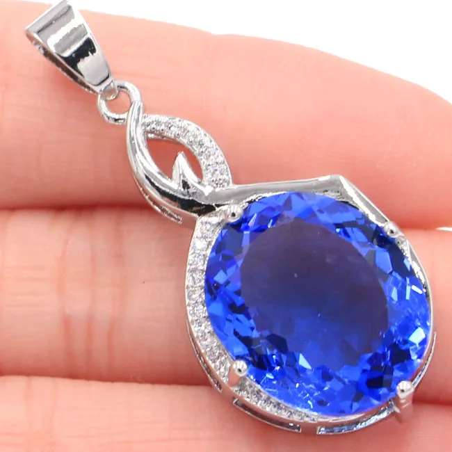 

SheCrown Romantic Green Tsavorite Garnet Gift For Ladies 925 Silver Pendant 36x24mm