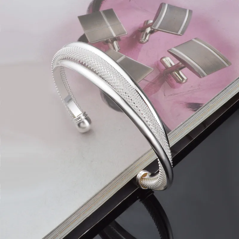 3239306185_735333281_