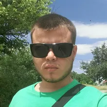A***v