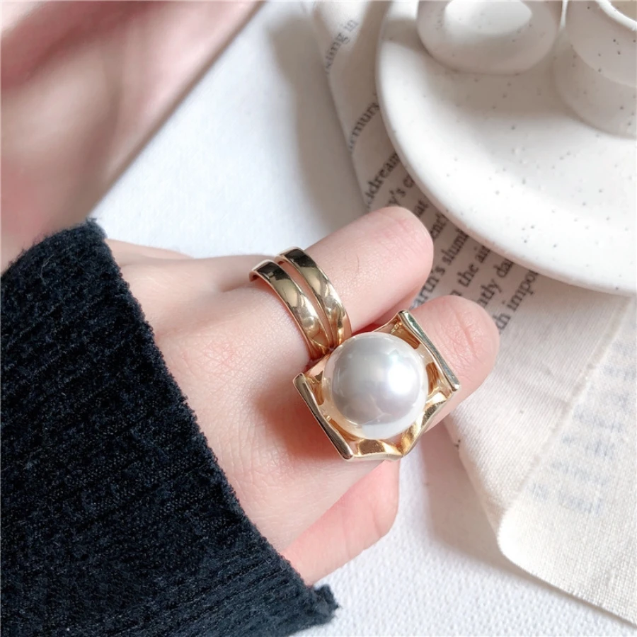 

Vintage Punk Giant Pearls Engagement Rings Sets Double Band Ring with Stone Victorian Ring Cartilage Finger Jewelry for Women