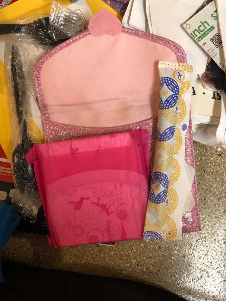 Women Sanitary napkin Bag Female Solid Clear Tampon Bag Babysbreath Heart Portable Sanitary Bags Girls Card Holder Japan Milkjoy photo review