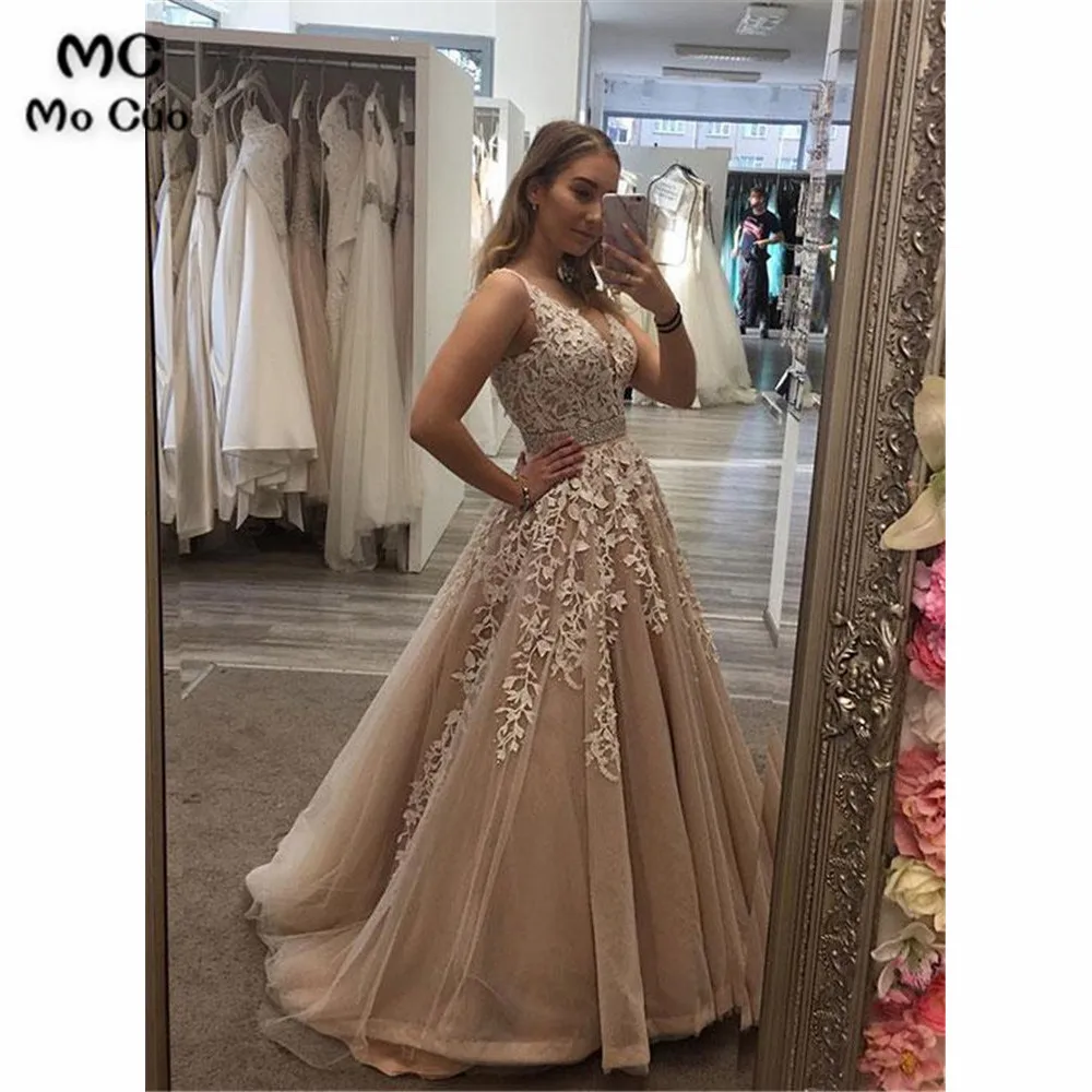 

Vintage A-Line Evening Dresses Long Prom Gown with Appliques Tank V-Neck Vestidos de fiesta Tulle Women Evening Dress
