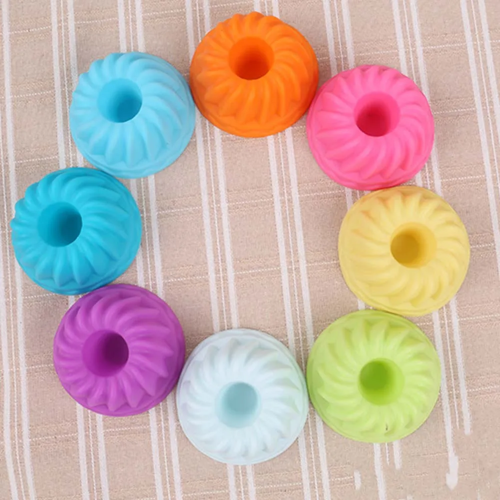 

7*7*3cm Small Food Grade Silicone Mold Color Random Baking Cakes Kitchen Bakeware Pan Silicone Cake Mold Muffin Cup