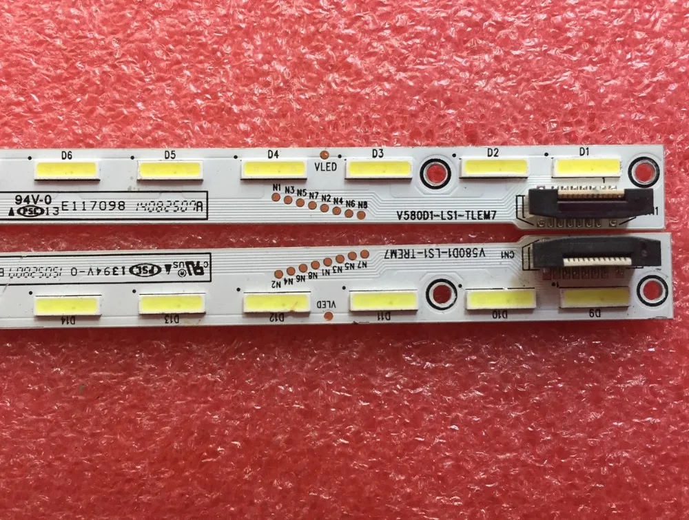 A Pair V580D1-LS1-TREM7 V580D1-LS1-TLEM7 Original LED Strip 64LEDS 725MM