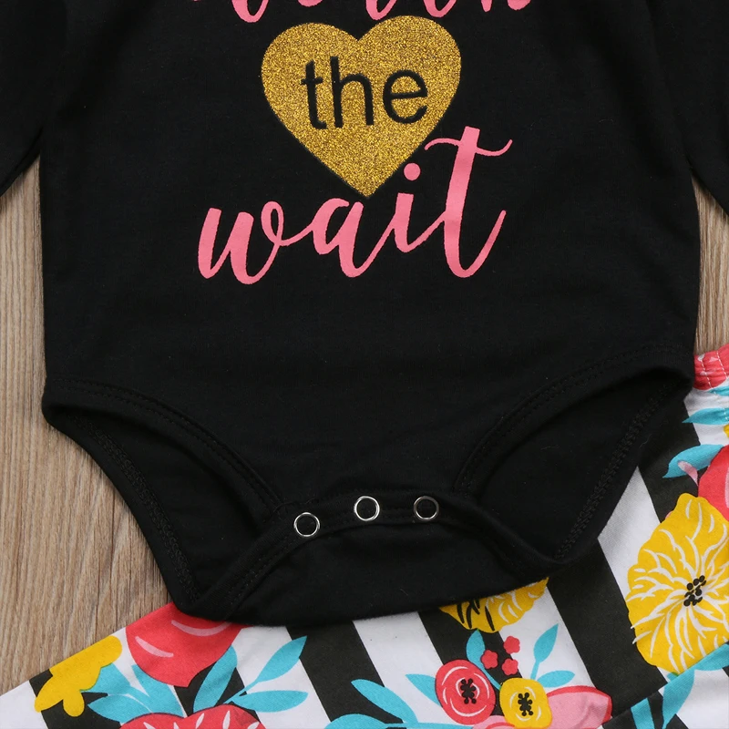 Коллекция 2017 года, хлопковый комбинезон с надписью «Worth the Wait» для маленьких мальчиков и девочек, топы, штаны с цветочным рисунком, повязка