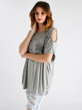 

Soft t-shirt with rhinestones and studs