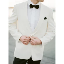 Индивидуальный смокинг жениха, на заказ Iovry 1 пуговица шаль лацкан куртка и черные брюки, сшитые на заказ белые свадебные костюмы для мужчин