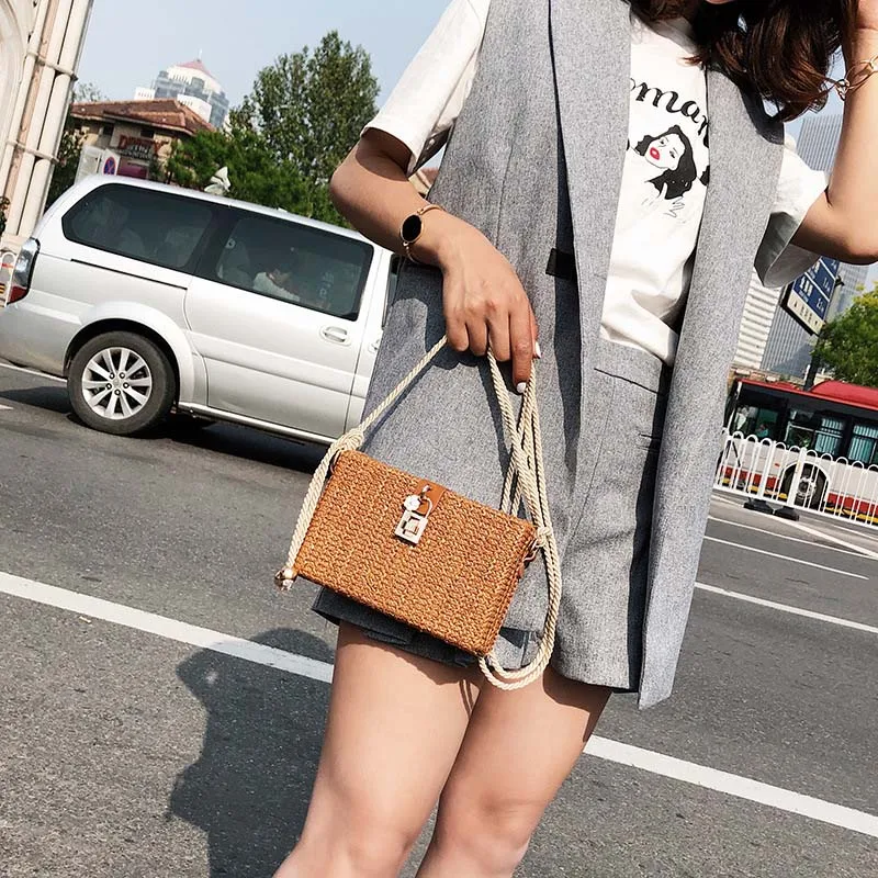 Women Hot Straw Bags Female Summer Beach INS Popular Handbag Lady Casual Rattan Shoulder Bag Travel Woven Mini Crossbody SS3122 (1)