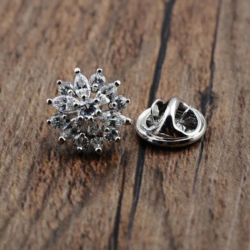

Young Tulip Elegant Zircon Flower Brooches for Women Colorful Tiny Collar Brooch Coat Accessories Shirt Pin Fashion Jewelry 2018