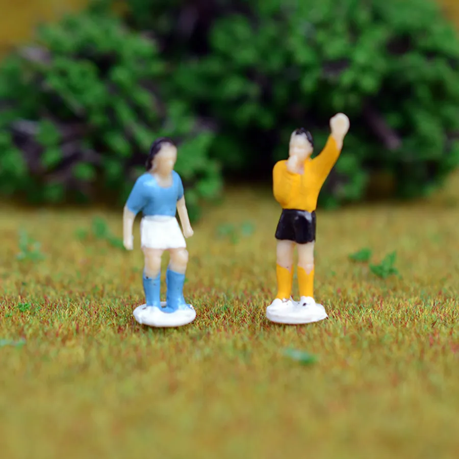 30pcslot 2018 New architecture scale 187 model color figure painted football people resin (5)