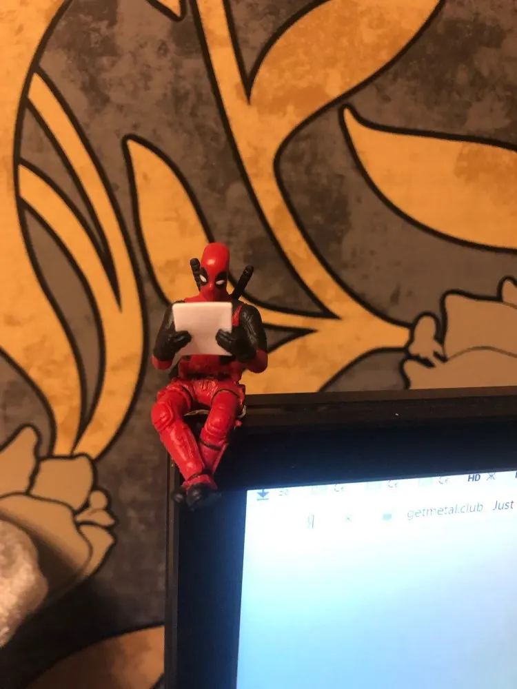 Disney Marvel X-Men Deadpool 2 Action Figure Sitting Posture