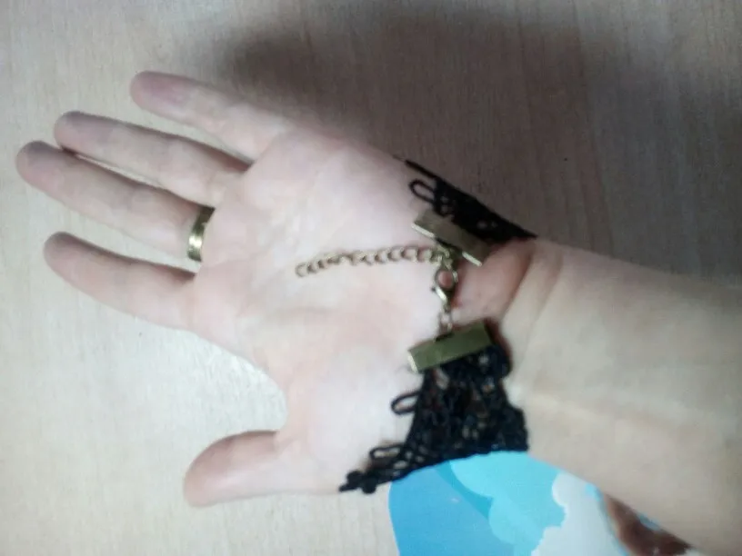 UN3F Elegante Estilo Gótico Encaje Rojo Rosa Pulsera con Anillo de dedo ajustable