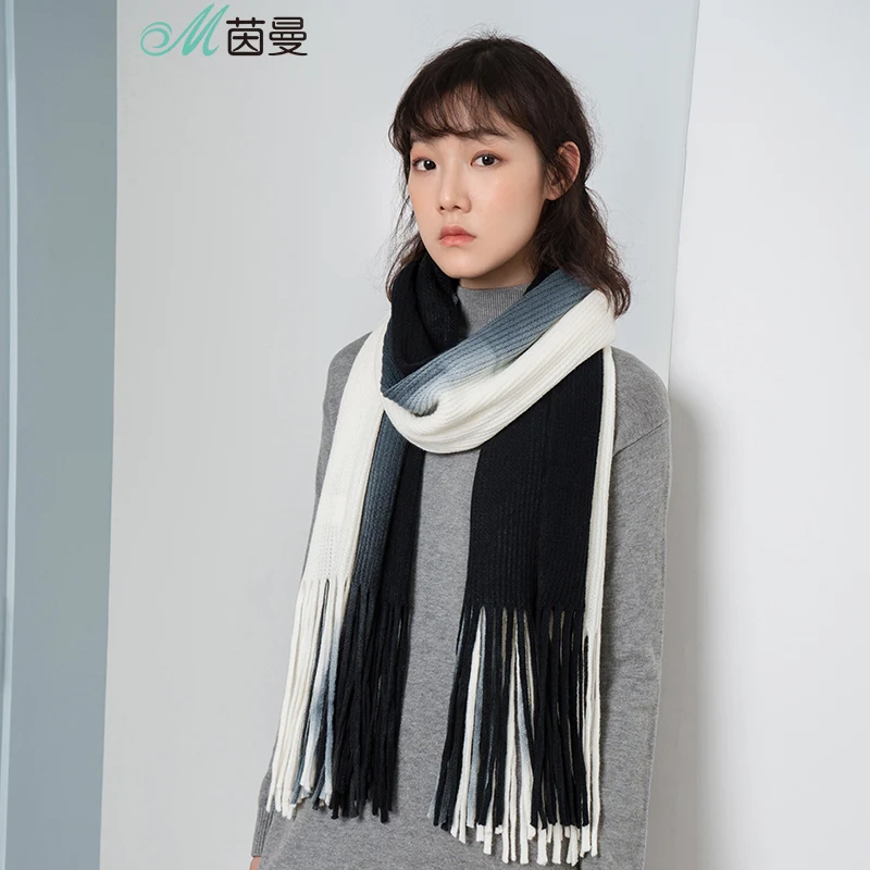 

INMAN Female Autumn And Winter Korean Thick Warm Fashion Gradient Contrast Color Tassel Scarf