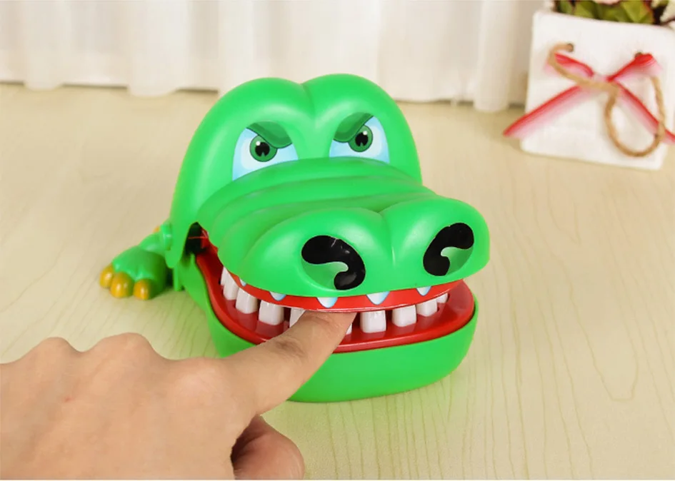 Хитрый серии игрушки кусаться крокодил стресс интересные Забавный розыгрыш антистрессовые игрушки анти-стресс игрушки антистресс для рук