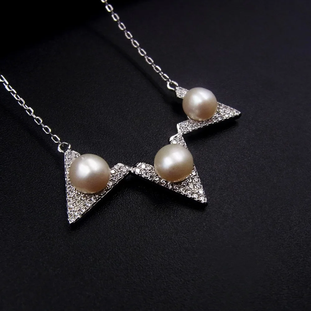 

White Gold Vermeil 925 Sterling Silver Pearl in Triangle 42cm Necklace with 4cm adjustable chain