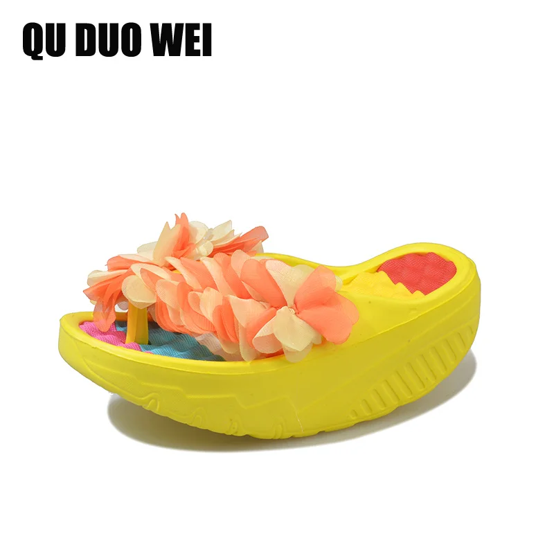 

2018 new summer bohemia style flower appliques women flip flops swing wedges shoes woman slides clip toe beach women sandals