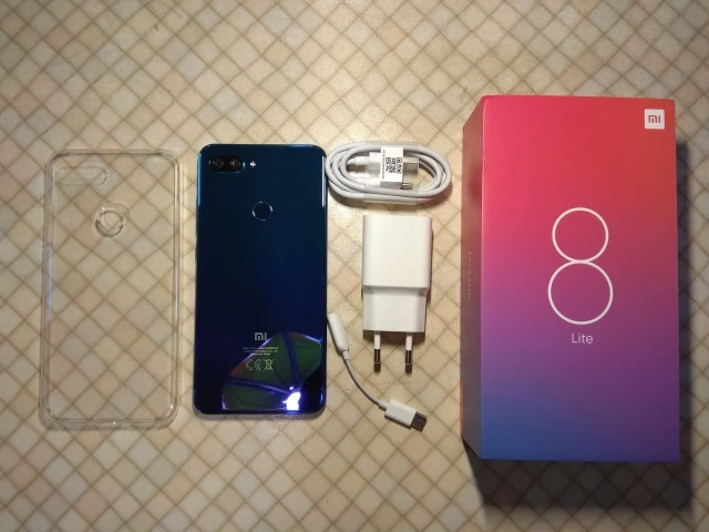 Смартфон Xiaomi Mi 8 Lite отзыв