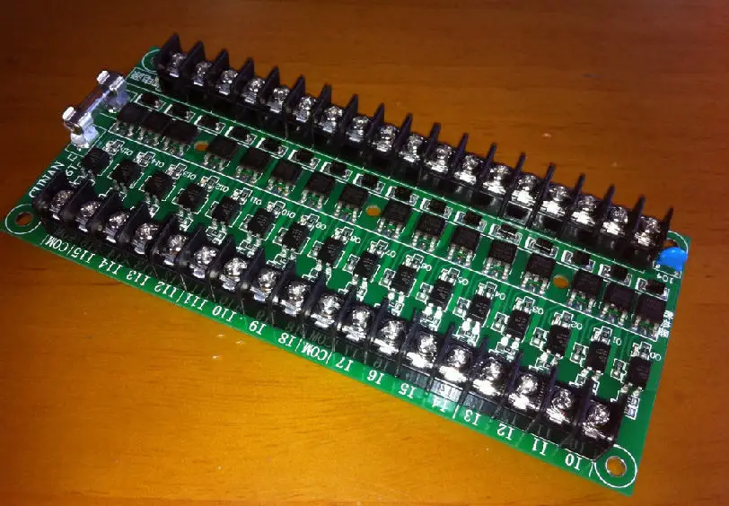 

16-Channel 10A OptoCoupler isolated NPN Power amplifier Board Module for PLC output AC conversion board