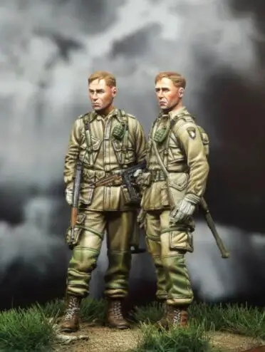 

1/35 Scale Resin Figure US Paratrooper 2 Figures