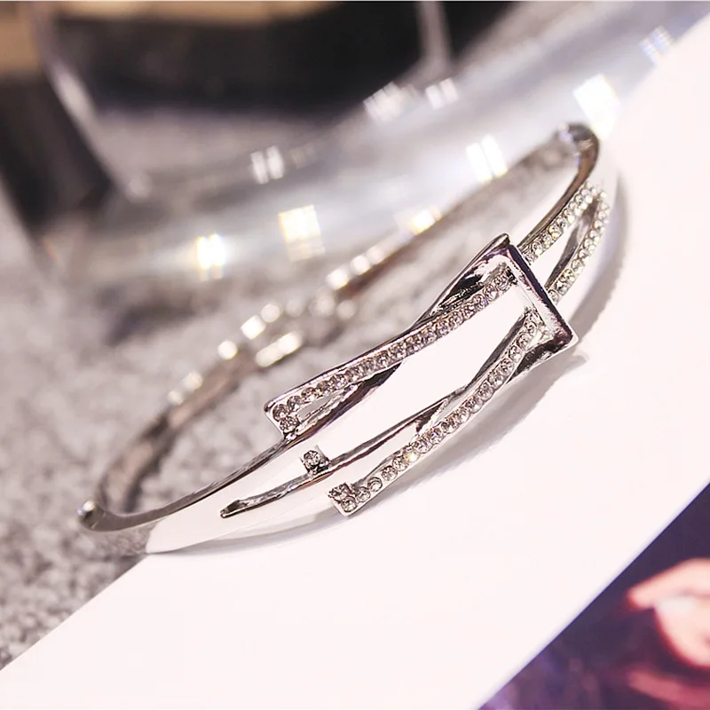 High-Quality-Bling-Crystal-Cuff-Bracelets-Bangles-for-Women-Fashion-Luxury-Brand-Bracelet-Pulseira-Feminina-Valentine(7)