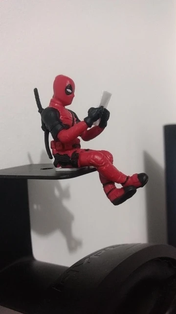 Disney Marvel X-Men Deadpool 2 Action Figure Sitting Posture