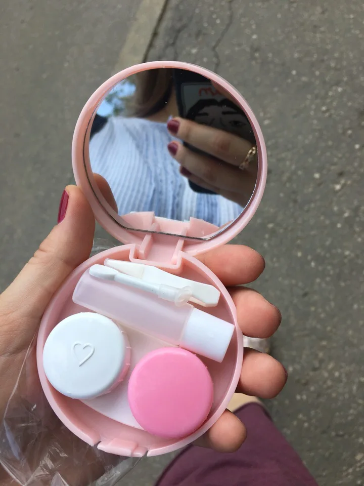 промывочный контейнер для линз. набор контейнеров для линз. правила ухода за линзами. маленьким баночки для жидкости для линз. памятка линзы.