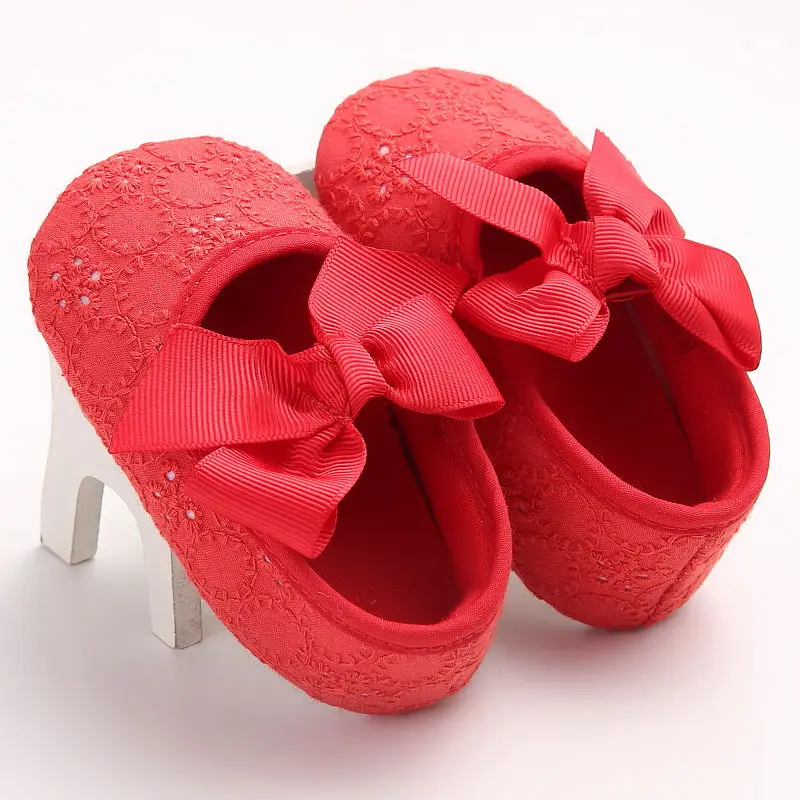 Милые летние туфли для малышей и маленьких девочек; обувь на мягкой подошве с кружевом; неходящие малыши - Цвет: Красный