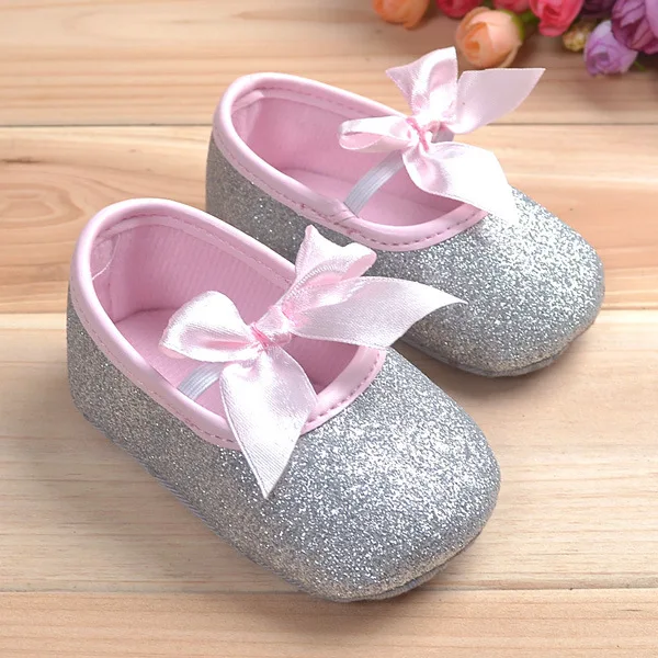 Новая модная обувь принцессы для новорожденных девочек от 0 до 18 месяцев Нескользящая повседневная детская обувь с бантом на мягкой подошве