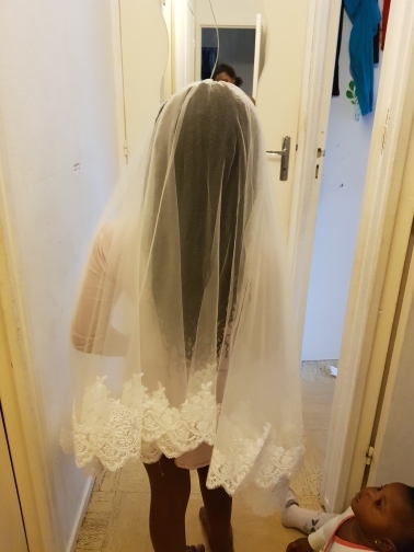 Brinote Sequins Lace Edge Wedding Veils for Brides 2-Tier Short