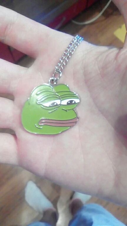 Triste PEPE Frog Collier