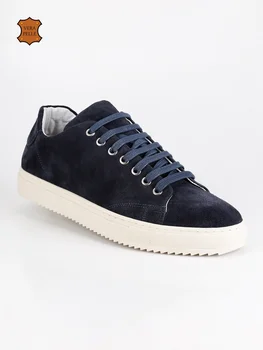

Low sneakers suede