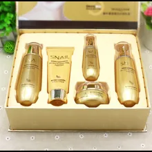 Bioaqua Gold Улитка Увлажняющий, отбеливающая Уход за кожей Set& крем для лица с тонером Essence молоко Cleanser Отбеливание Крем 5pcs / комплект