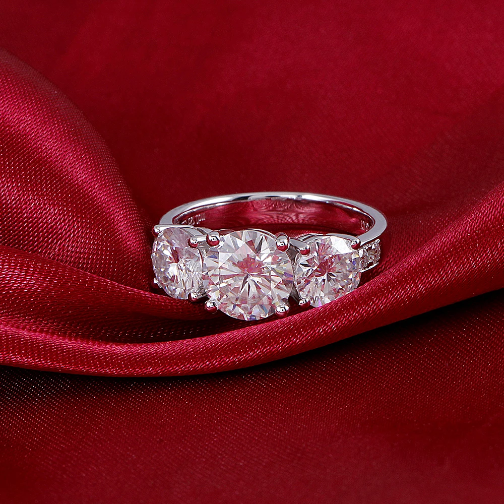 moissanite 3 stone emgagement ring (5)