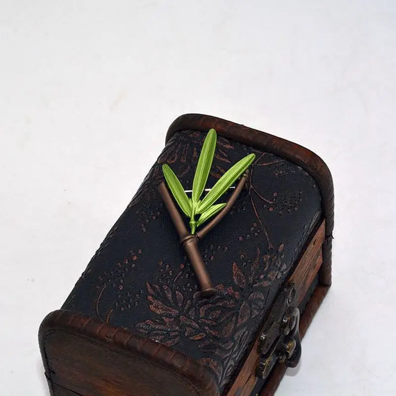 

Antique fashion bamboo sticks, leaf green coating, brooch pins for women's Party Wedding Dress shawls, antique women's bras.