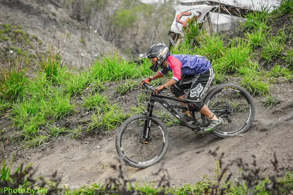 Clearance 2019 Free rider alloy bicycle frame shock absorber rear shaft suspension XC cross country bike frame 27.5*16 17.5 ER DH 148*12mm 11