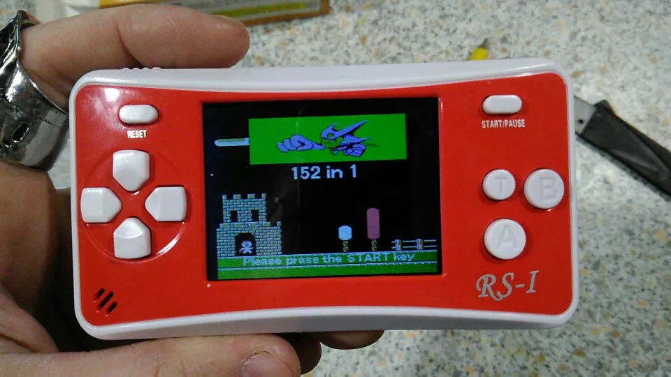 встроенные игры приставки денди. приставка денди 620 игр. портативная игровая консоль со встроенными играми денди. игровая приставка dendy фаворит 300-in-1. игровая приставка sfc 620 8bit.