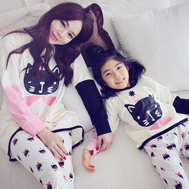 

Cute Mother and Daugther Family Matching Pajama Set Mom and Children Lovely Cartoon Cat Print Family Suit Family Matching Outfit