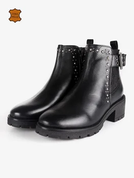 

Leather ankle boots studded