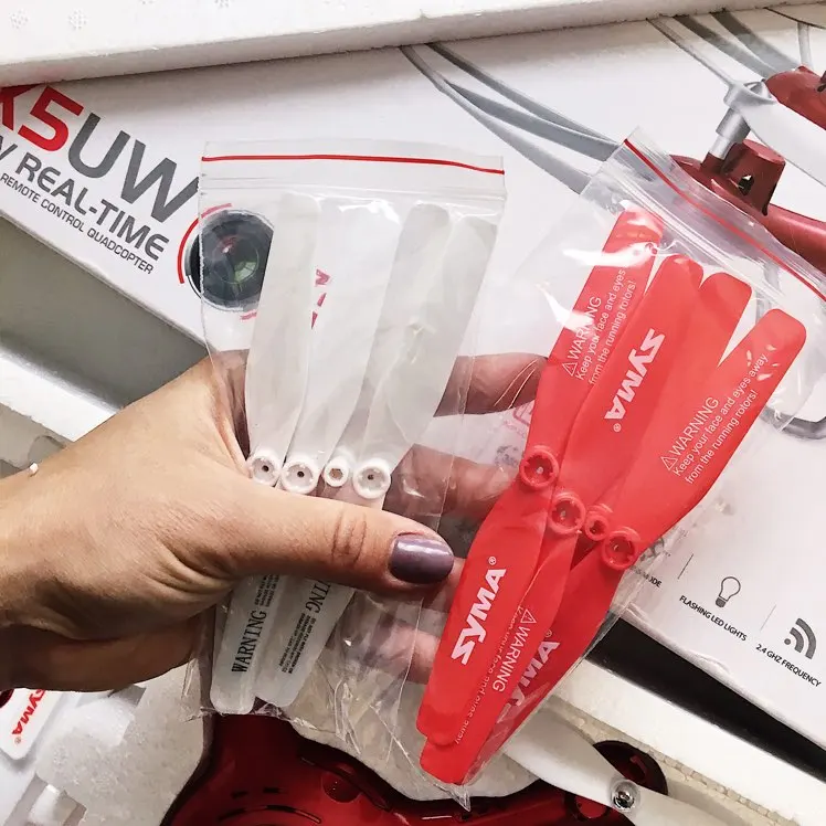 Квадрокоптер SYMA X5UW