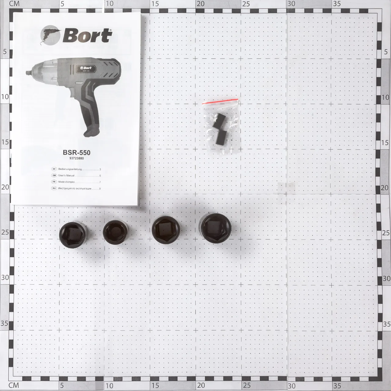 Гайковерт сетевой Bort BSR-550 (Мощность 550 Вт, крутящий момент до 350 Нм, скорость холостого хода 3500 об/мин, кейс и ударные головки)