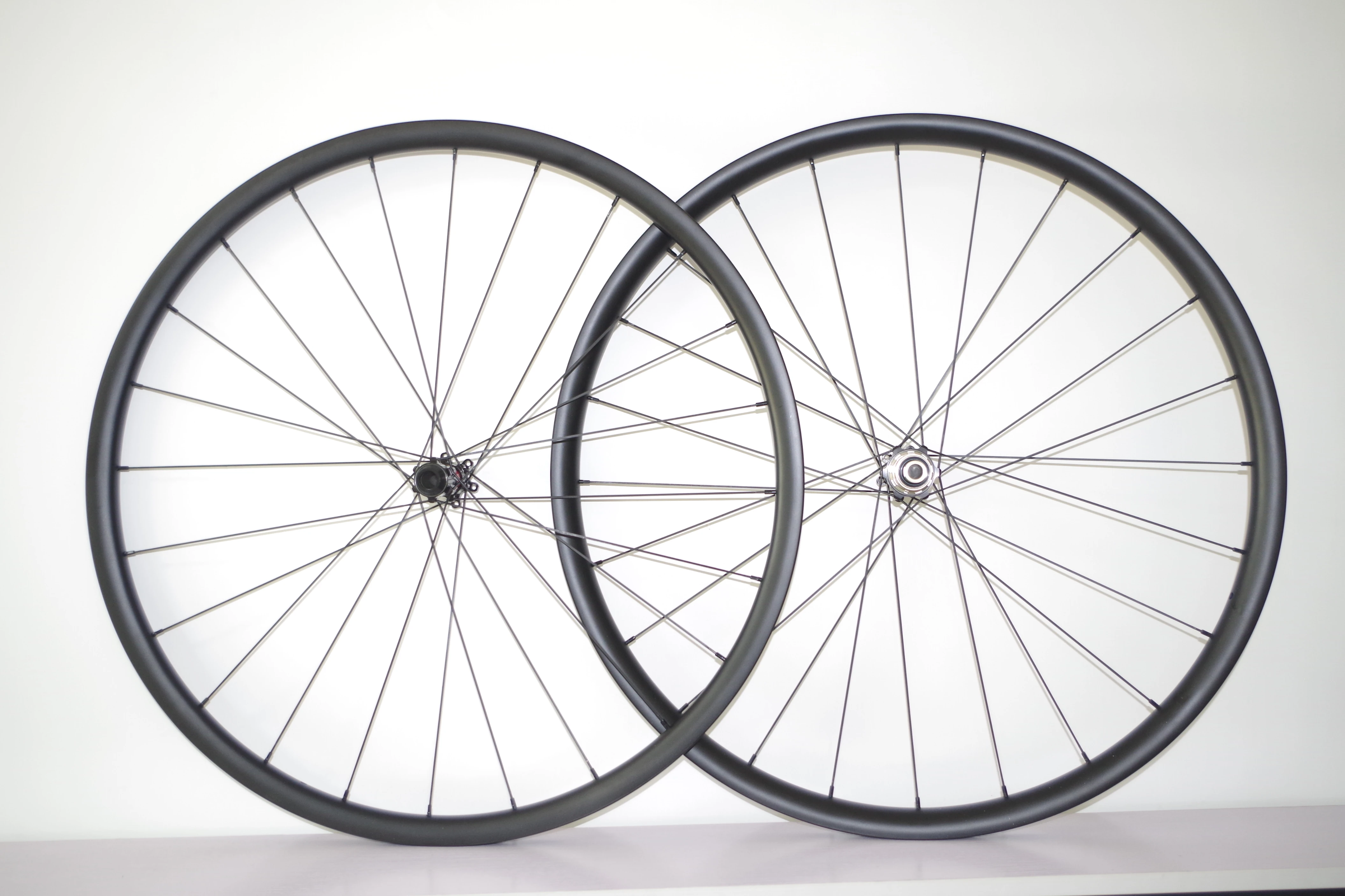 1135g 29er MTB XC 22 мм x 30 ассиметричные бескамерные фотоколеса 24H 28H Novatec D411SB D412SB 6 болтов
