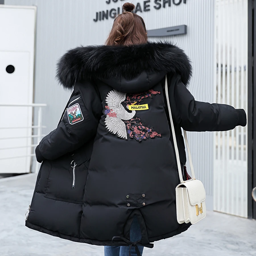 Зимнее Новое модное женское длинное стеганое пальто большого размера, женское повседневное хлопковое пальто с вышивкой, стеганая куртка с меховым воротником