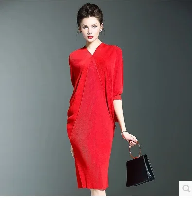 

New Large Size Miyake Bat Sleeve Pleated Tight Dress Hip Dress Solid Pleated Dresses