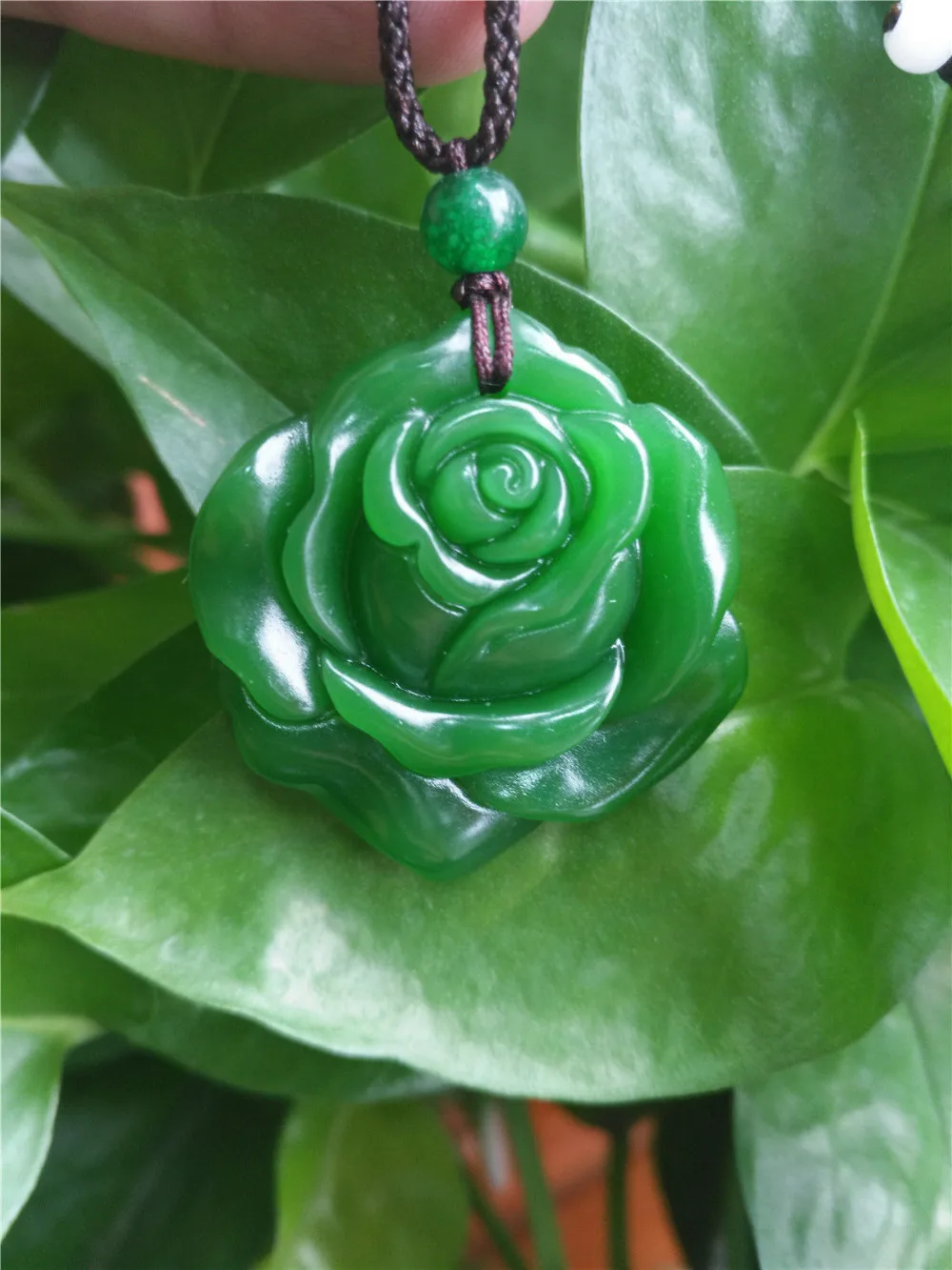 

Natural Green Jades Rose Necklace Pendant Lucky Amulet Fashion Jewelry Hot>>>girls choker necklace pendant Free shipping